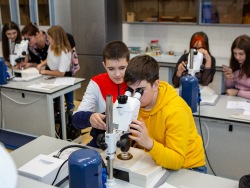 Lessons by the Sea are offered by Primorsky Aquarium