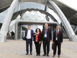 The Ambassador of France to Russia pays a visit to the Primorsky Aquarium.